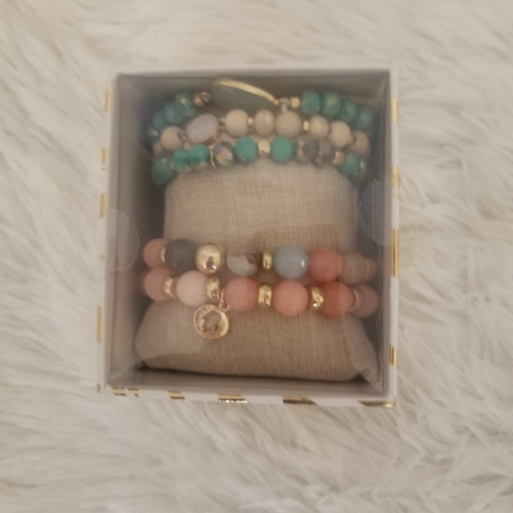 Bracelet - Picture 1 of 2